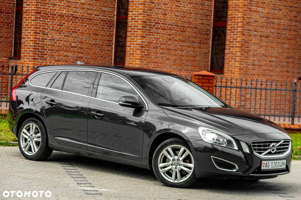 Volvo V60 D5 Geartronic Momentum - 11