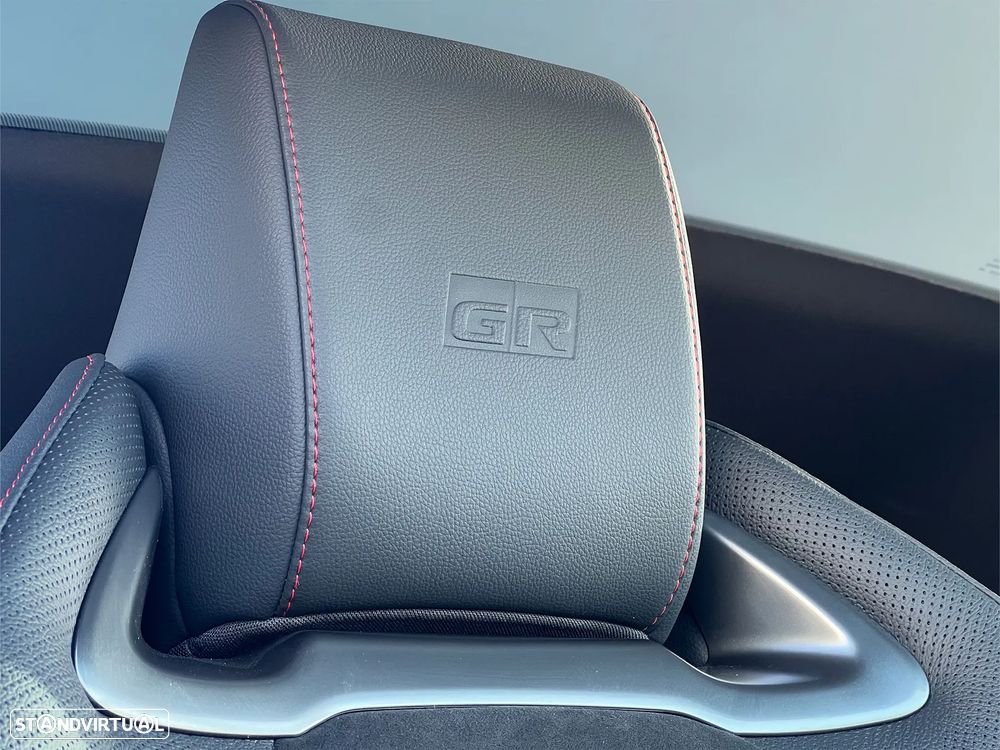 Toyota C-HR 2.0 HDF Plug-in GR Sport Premiere Edition - 11