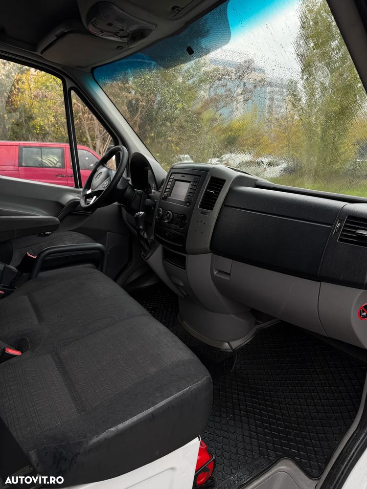 Mercedes-Benz Sprinter - 10