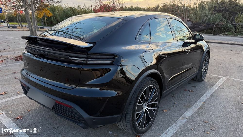 Porsche Macan Electric - 8