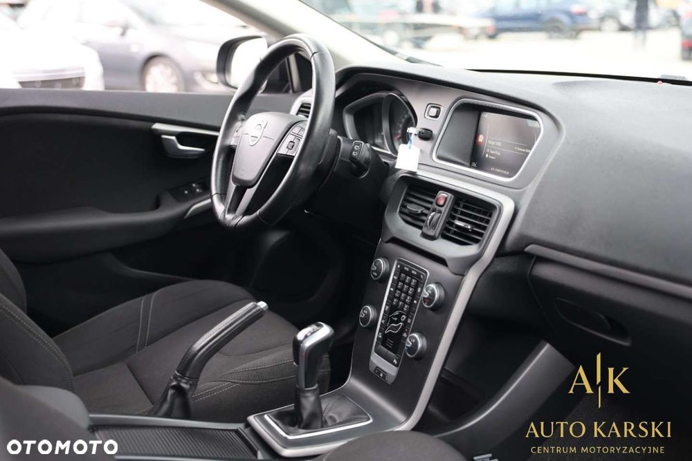 Volvo V40 - 8