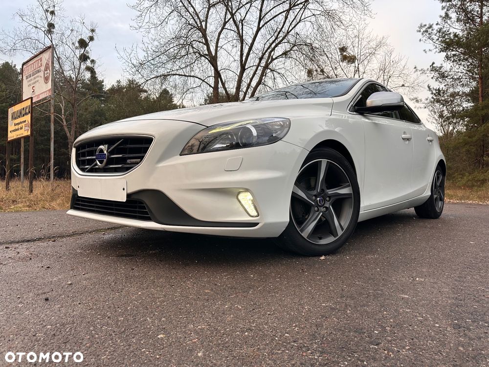 Volvo V40 D2 R Design - 4