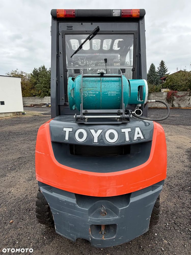 Toyota 02-8FGF25 - 17