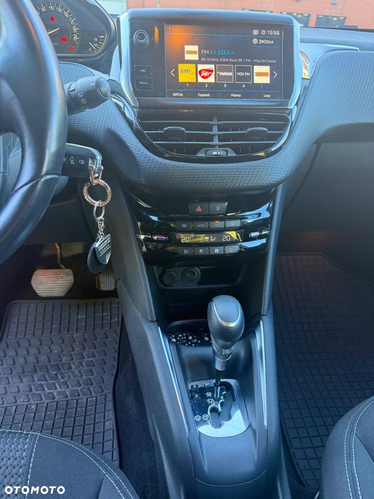 Peugeot 208 PureTech 110 Stop & Start EAT6 Allure - 8
