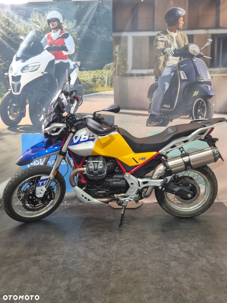Moto Guzzi V85 - 1