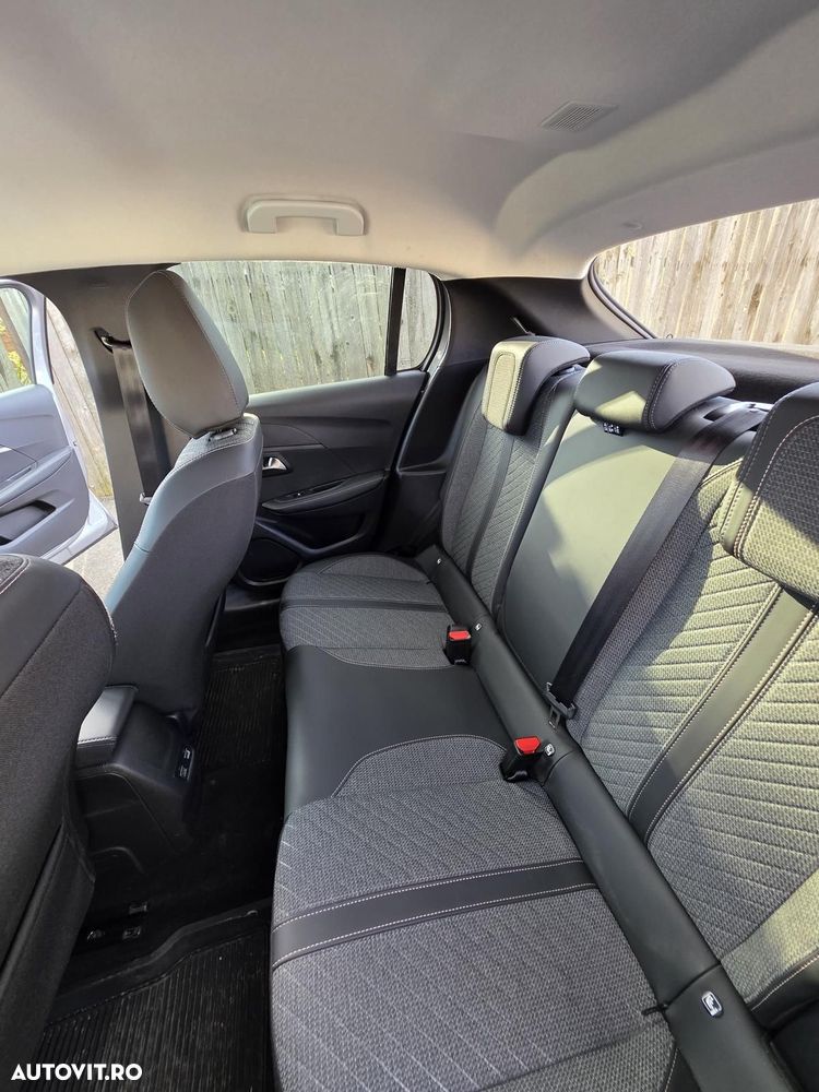 Peugeot 208 1.2L e-DCS6 MHEV Allure - 10