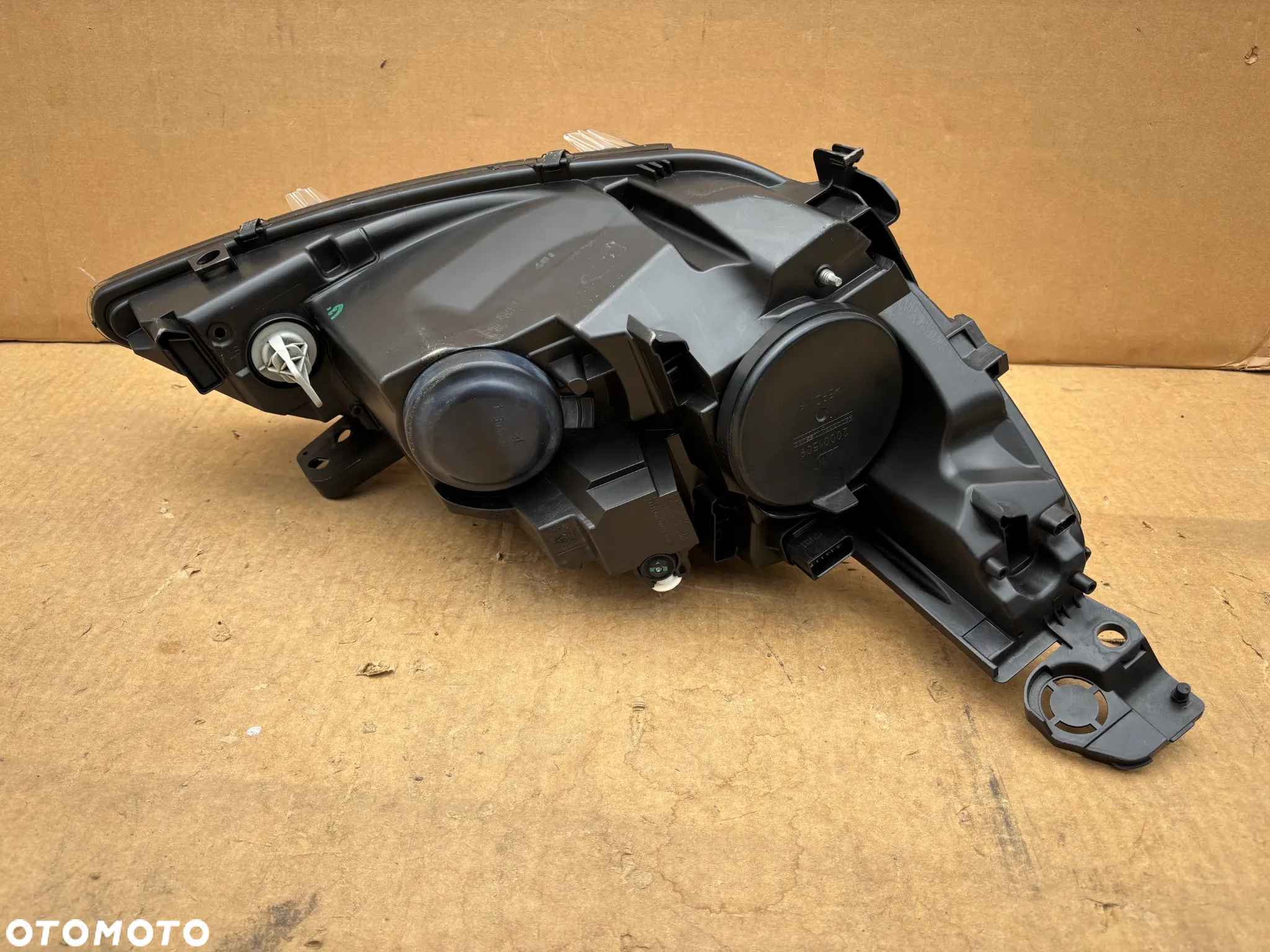 Oryginalna Lampa Przednia Lewa Peugeot 308 II T9 Ładna Zwykła H7 Europejska 9677523080 9677523080-00 14- - 8