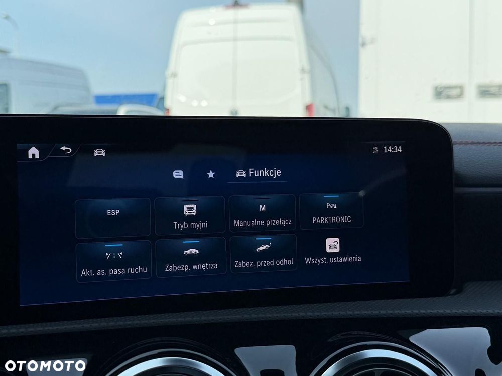 Mercedes-Benz CLA - 37