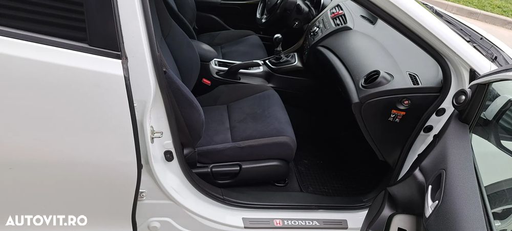 Honda Civic 1.6 i-DTEC Lifestyle Black Edition - 19