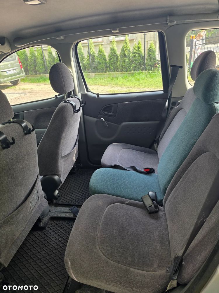 Toyota Yaris - 7