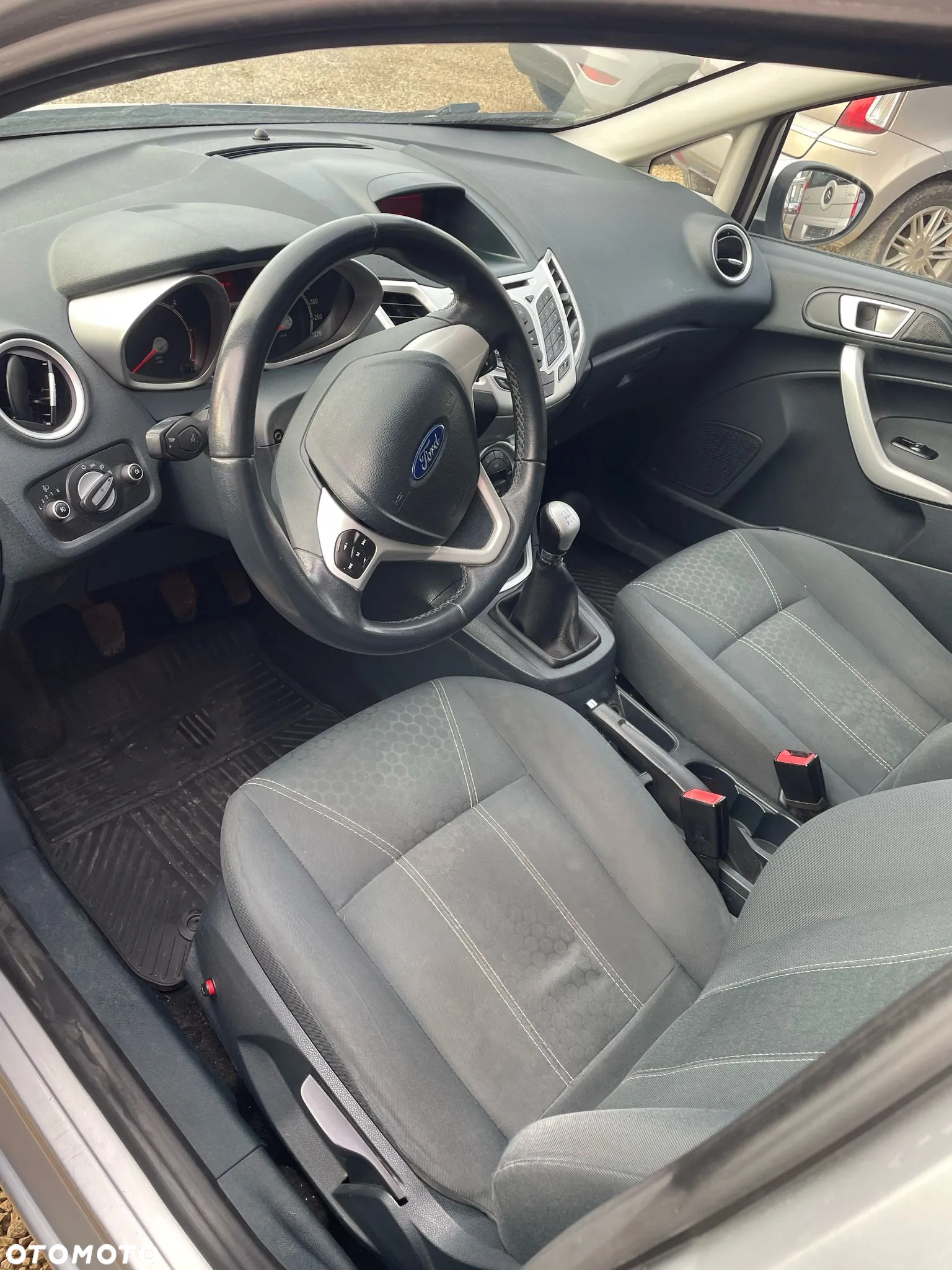 Ford Fiesta 1.6 TDCi DPF Titanium - 6