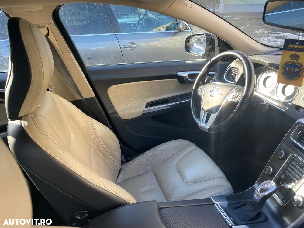 Volvo S60 D2 Powershift Momentum - 10