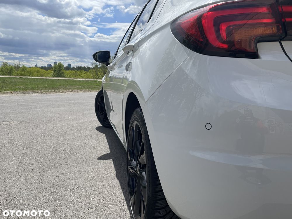 Opel Astra 1.4 T Dynamic S&S - 15