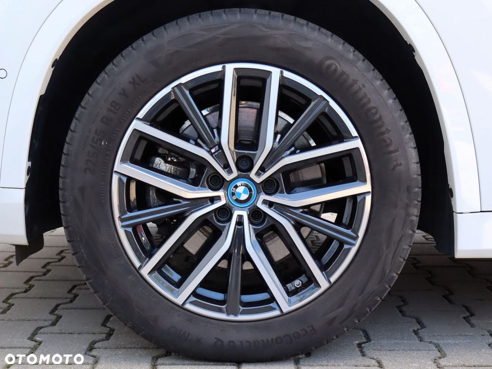 BMW iX1 - 4