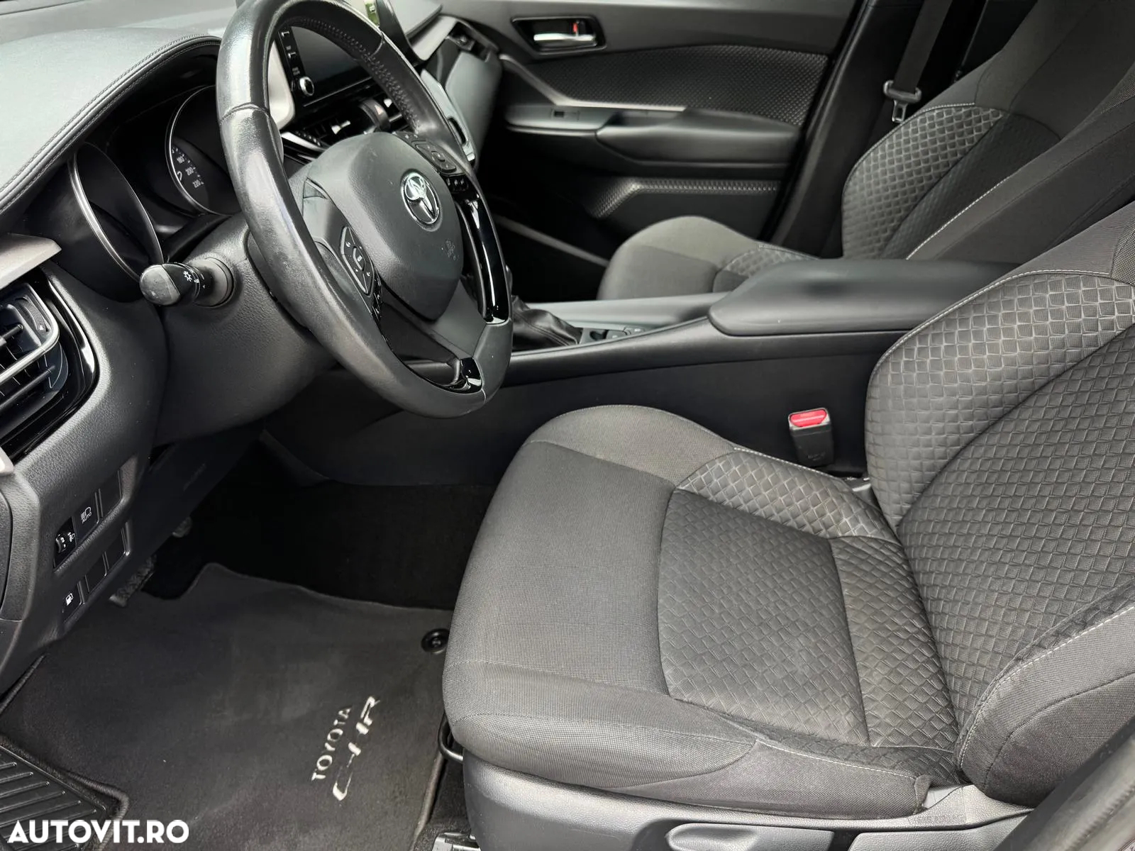 Toyota C-HR 1.8 HSD 122 CP 4x2 CVT Style - 13