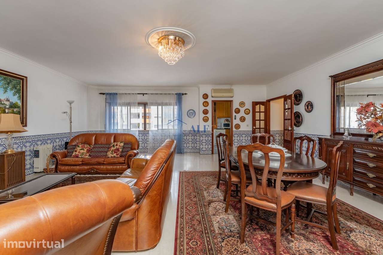 Apartamento T3 em Massamá, junto ao Shopping Center - Grande imagem: 3/34