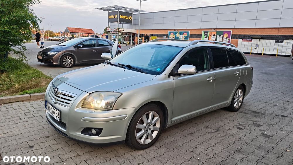 Toyota Avensis - 1