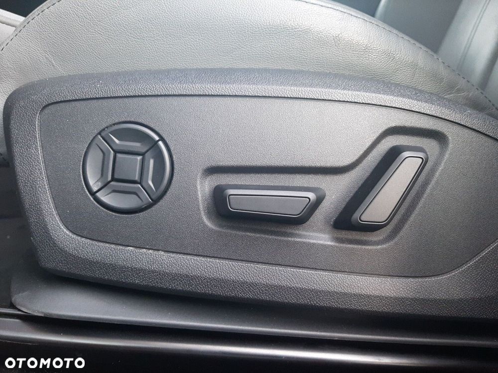 Audi Q6 e-tron - 30