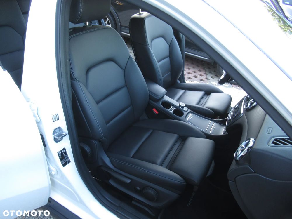 Mercedes-Benz GLA 200 7G-DCT Style - 10