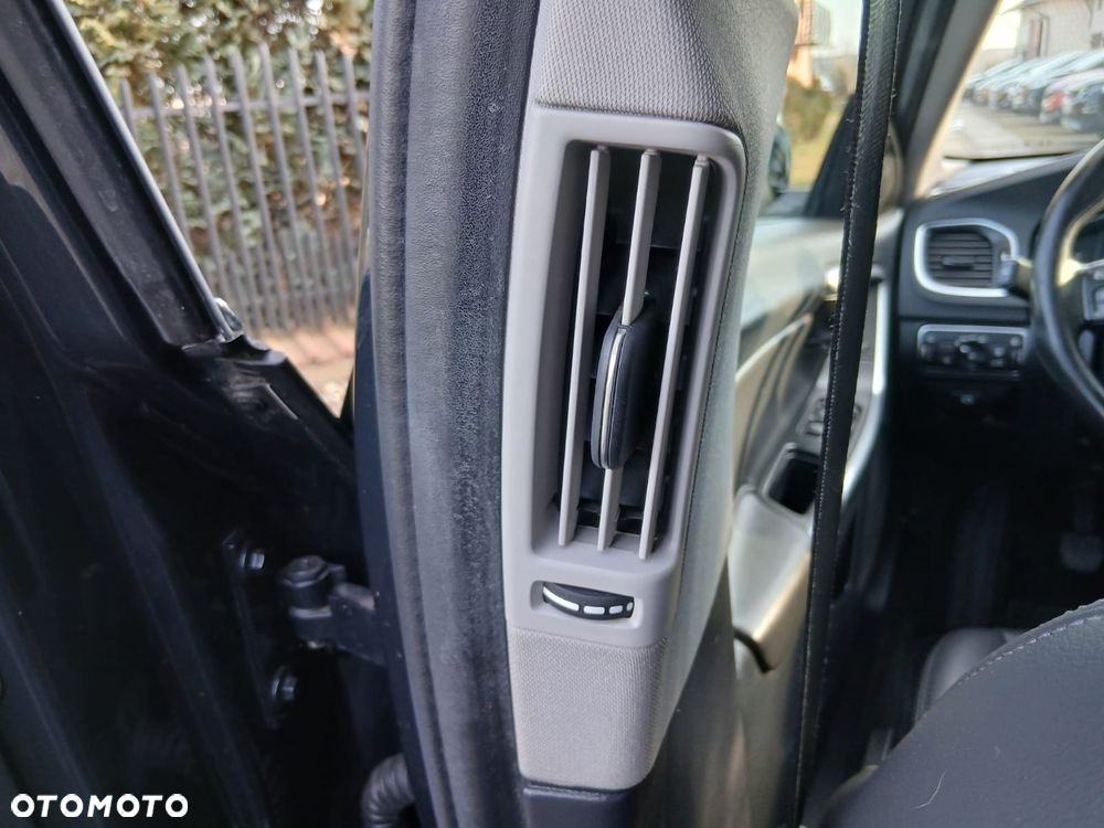 Volvo V60 D3 Summum - 36