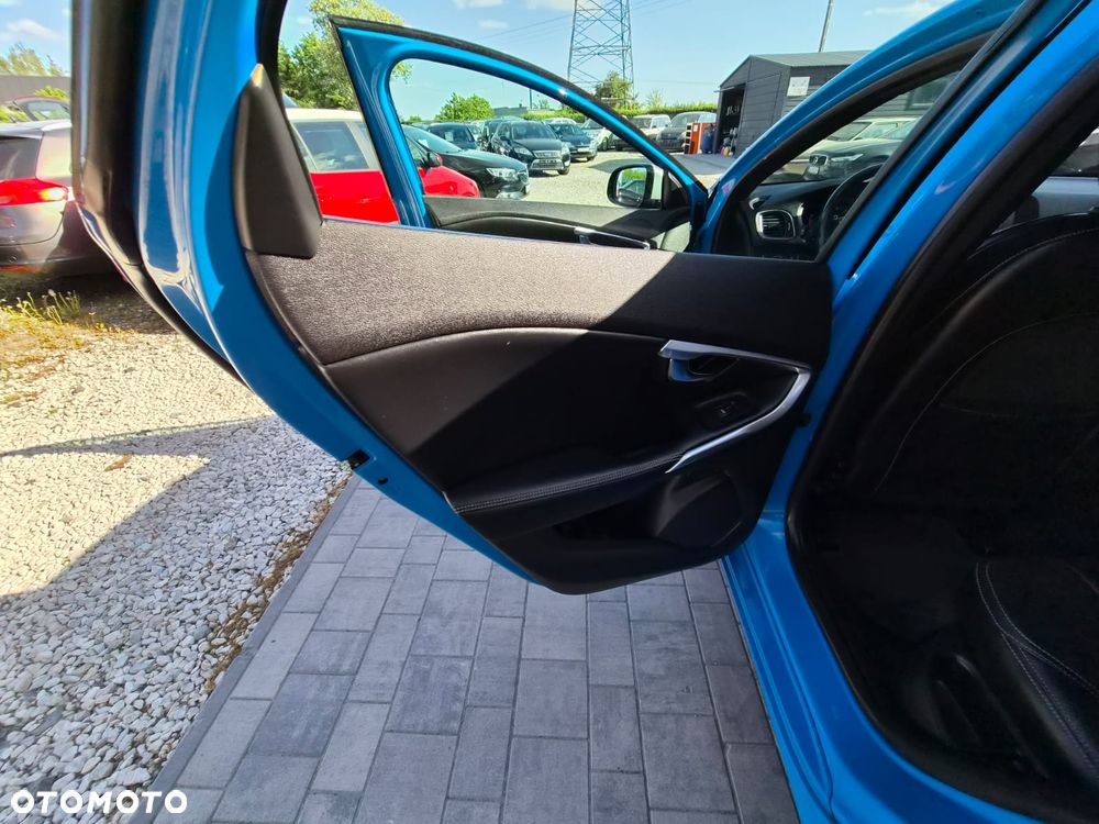 Volvo V40 D4 Kinetic - 30