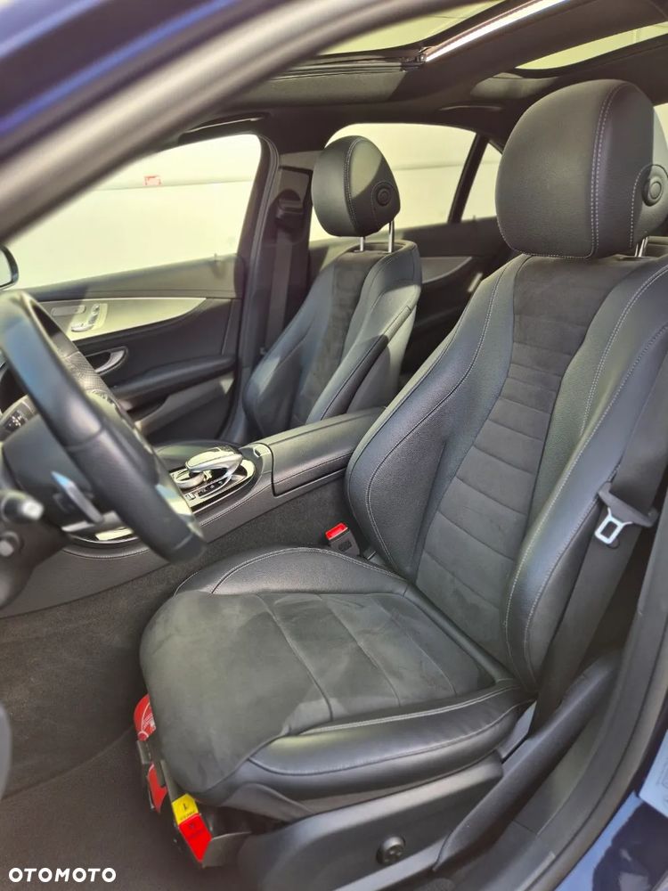 Mercedes-Benz Klasa E 220 d 4-Matic 9G-TRONIC - 24