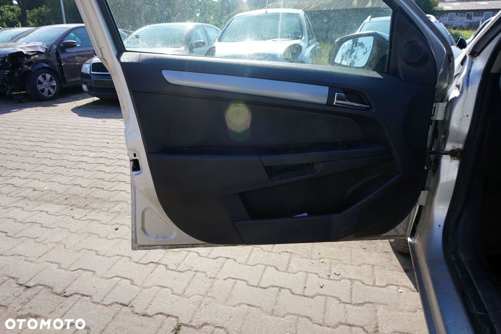 DRZWI PRZEDNIE LEWE ASTRA III H KOMBI Z157  SREBRNY OPEL 2004-2006 - 10