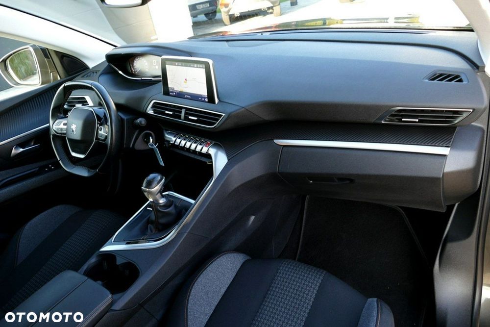 Peugeot 3008 1.2 PureTech Allure Pack S&S - 19