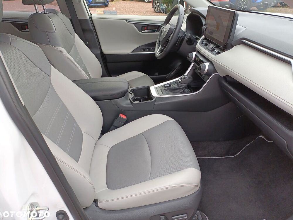 Toyota RAV4 - 13