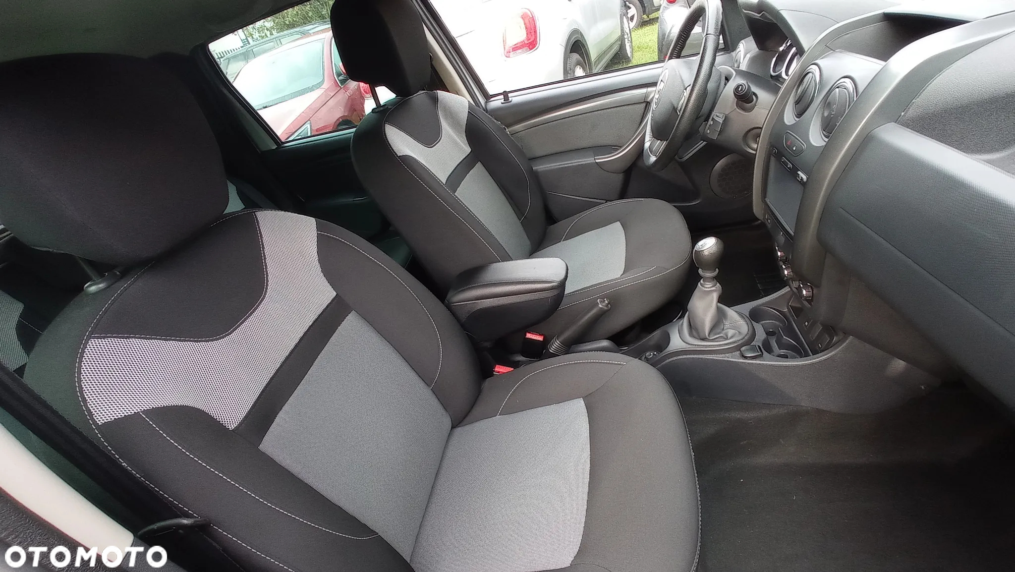 Dacia Duster 1.2 TCe Laureate S&S EU6 - 13