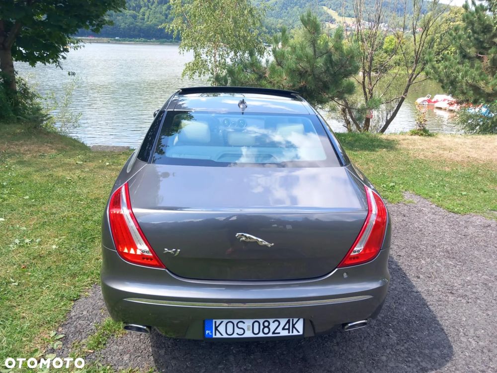 Jaguar XJ 3.0 D V6 LWB Premium Luxury - 8