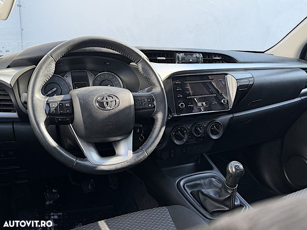 Toyota Hilux - 11