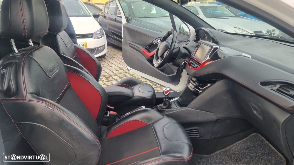 Peugeot 208 1.6 THP GTi - 13