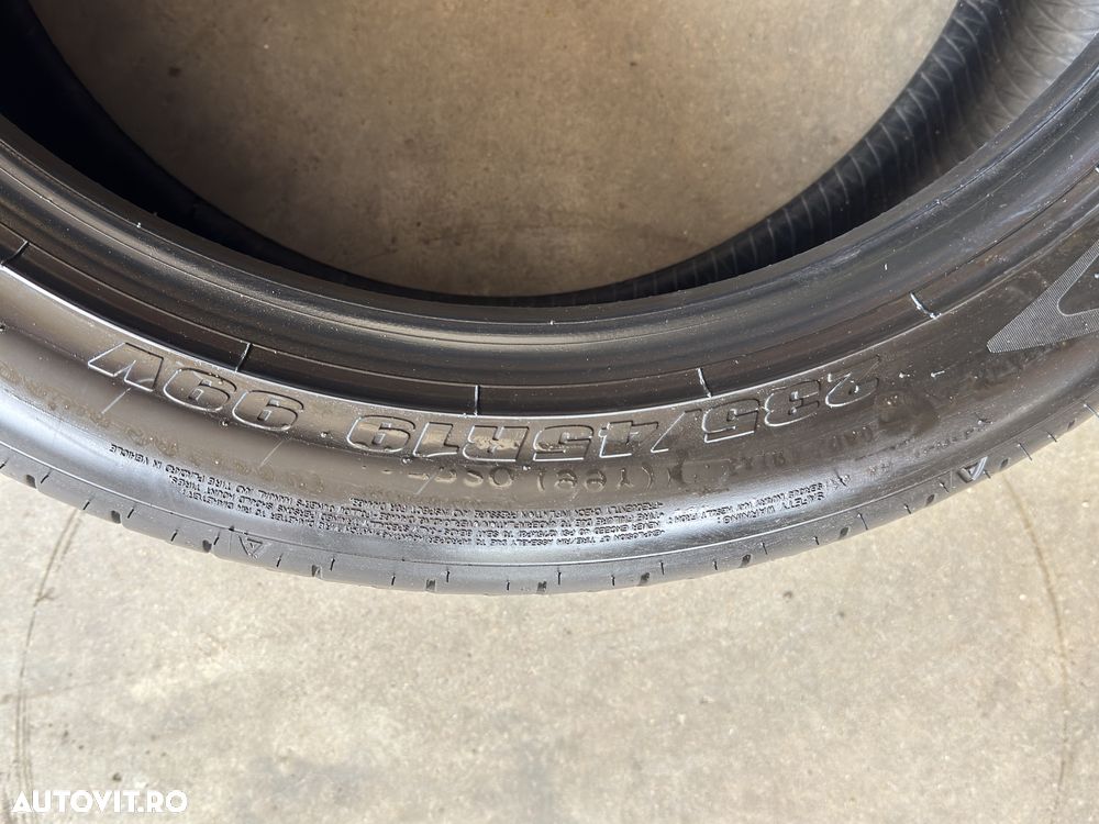 Vând 2 anvelope 235/45/19 Dunlop de vară ca noi - 6