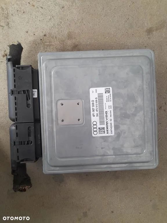 Komputer silnika ecu sterownik silnika  Audi A6 C6 3.2FSI 4F1907559D - 2
