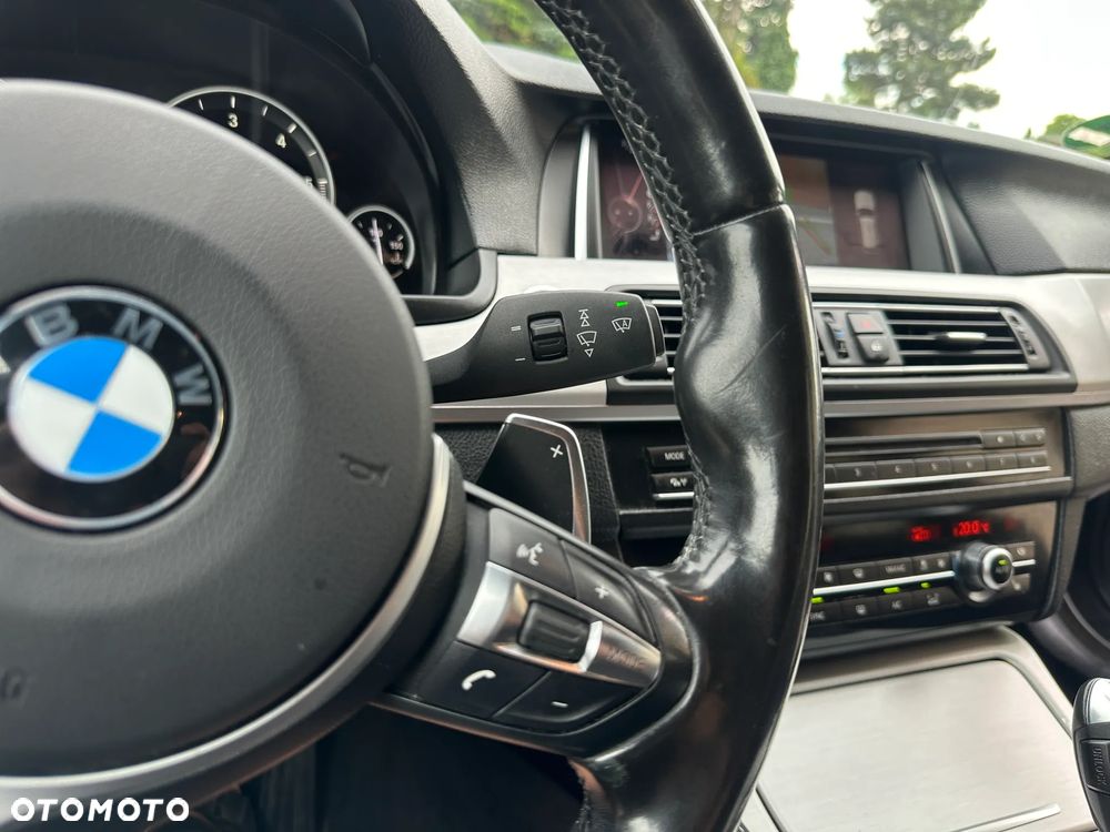 BMW Seria 5 520d xDrive - 31