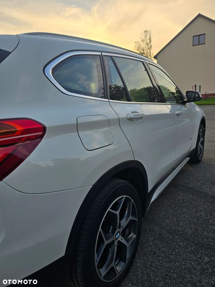 BMW X1 xDrive18d - 12