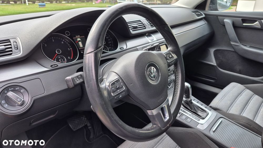 Volkswagen Passat - 10