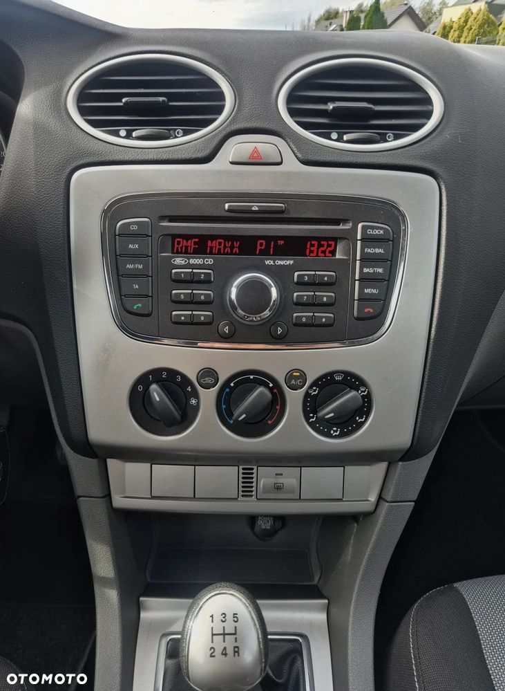 Ford Focus 1.8 Titanium - 27