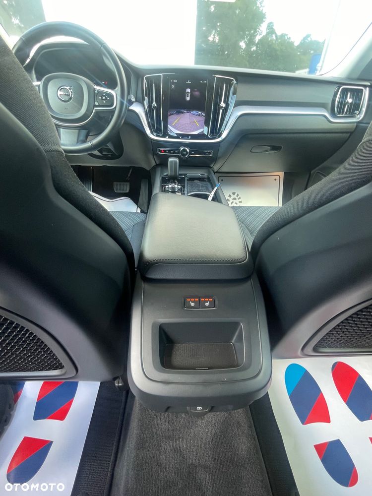 Volvo V60 B4 D Geartronic Momentum - 24