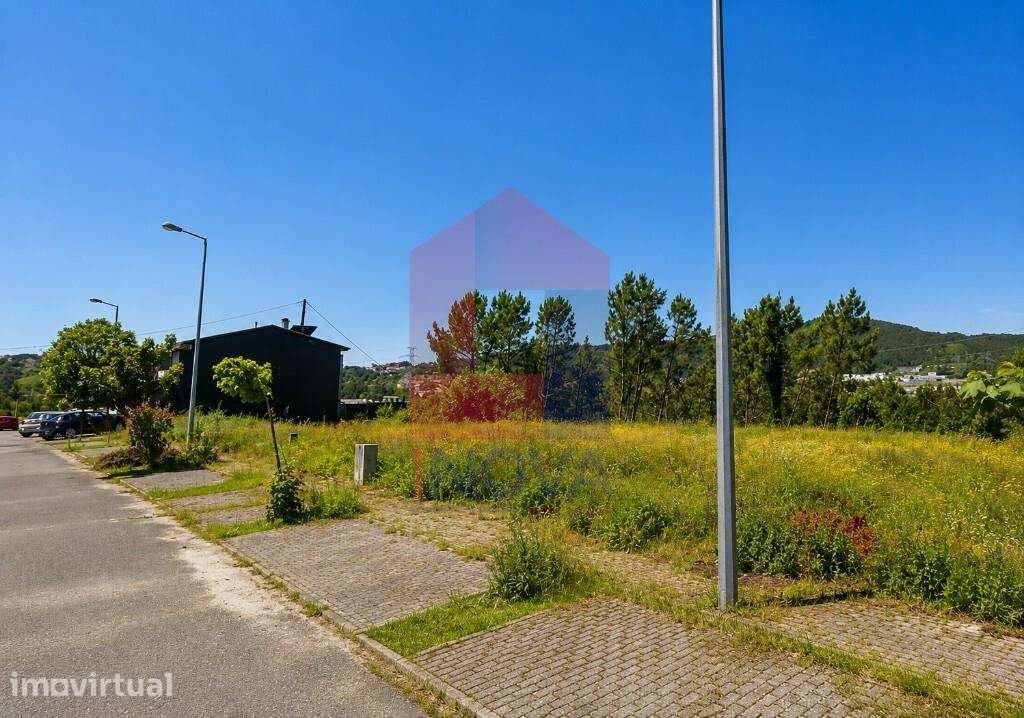 Lote em gaveto para construção, Lanhas - Grande imagem: 3/15