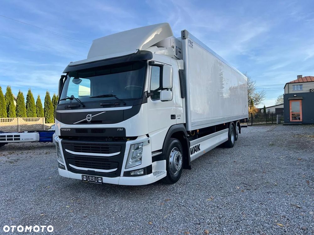 Volvo FM 370 / 6x2 / Chłodnia / Winda / - 2