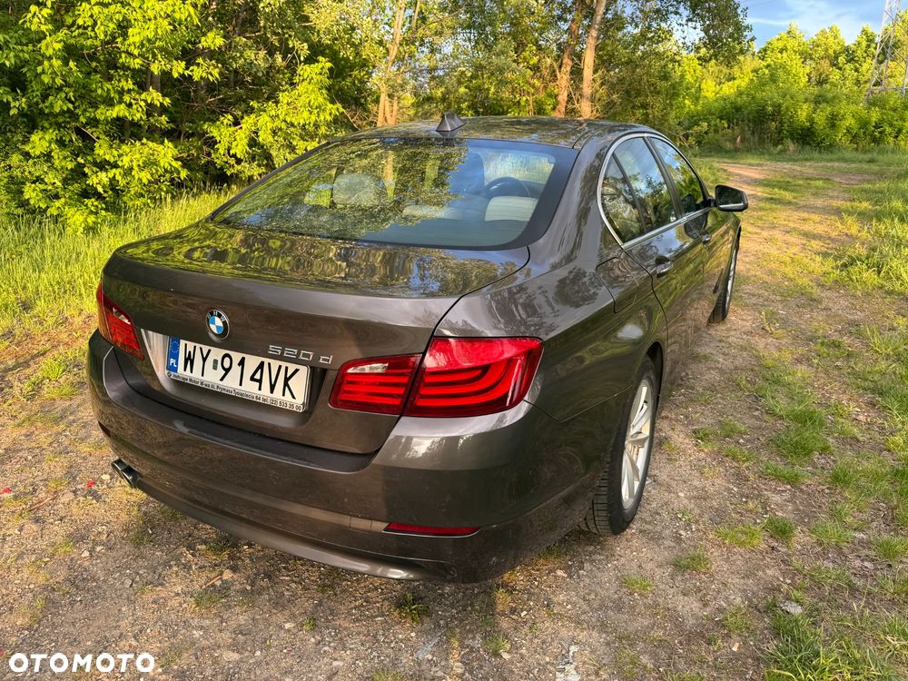 BMW Seria 5 520d Luxury Line - 2