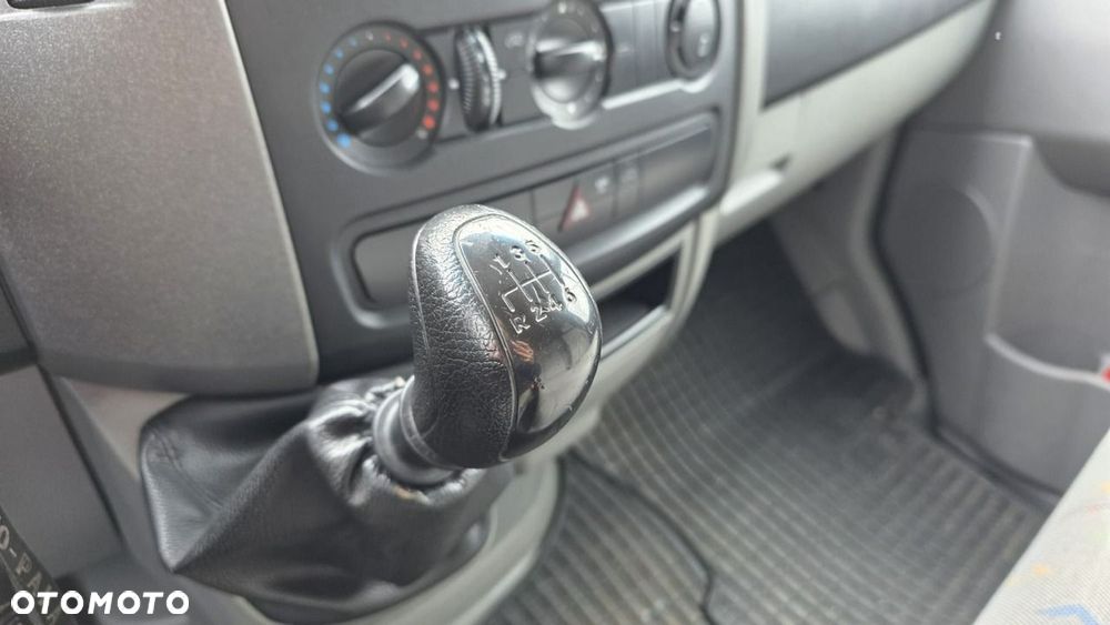 Volkswagen Crafter - 11