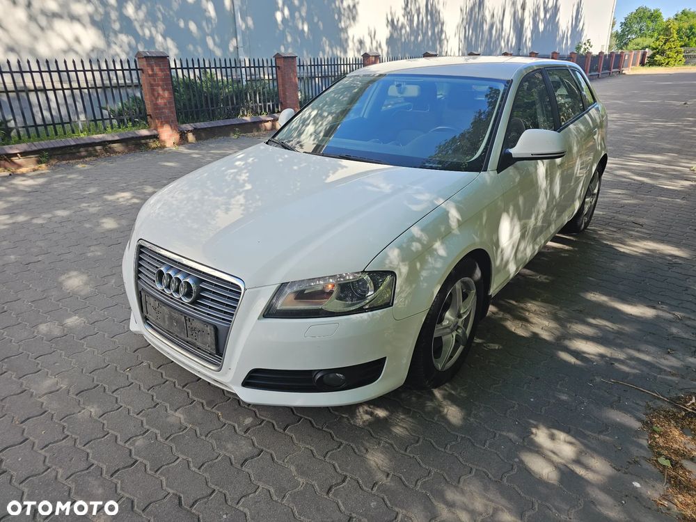 Audi A3 Sportback 2.0 TDI DPF Ambiente - 2