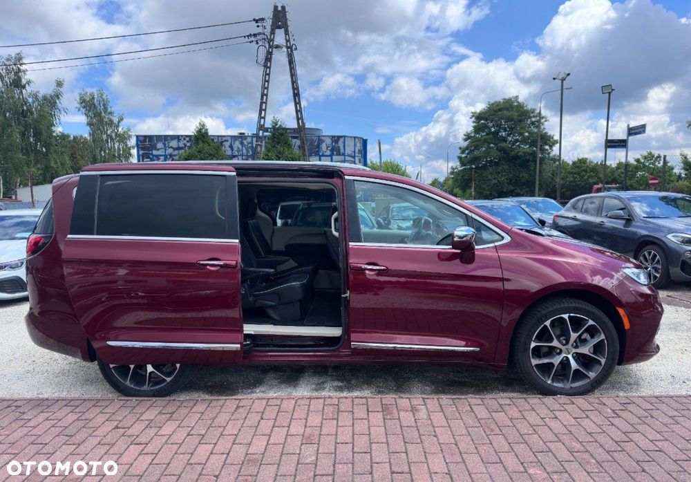 Chrysler Pacifica - 5