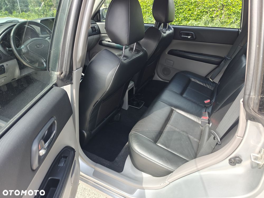 Subaru Forester 2.5 XT - 14