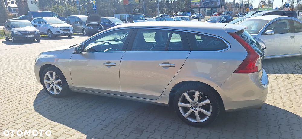 Volvo V60 T3 Drive-E Momentum - 8