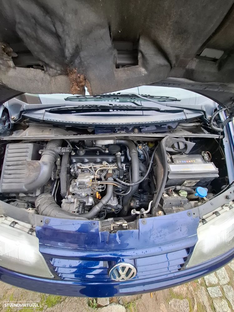 VW Sharan 1.9 TDi Confortline 7L - 8