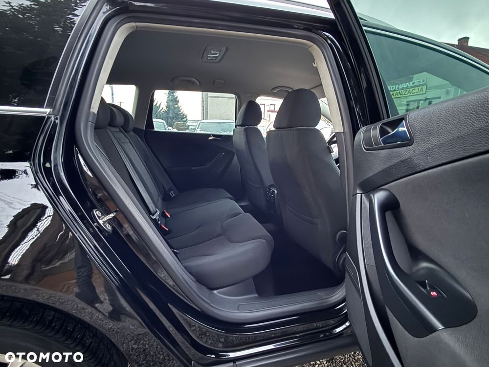 Volkswagen Passat 2.0 TDI DPF DSG Comfortline - 23
